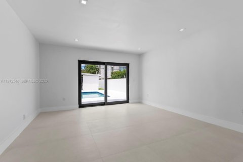 Casa en venta en Miami Beach, Florida, 4 dormitorios, 163.51 m2 № 2040360 - foto 29