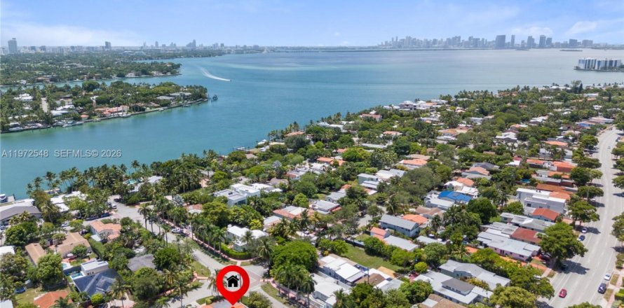 Casa en Miami Beach, Florida 4 dormitorios, 163.51 m2 № 2040360