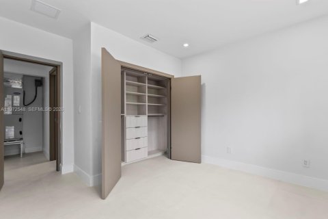 Casa en venta en Miami Beach, Florida, 4 dormitorios, 163.51 m2 № 2040360 - foto 28