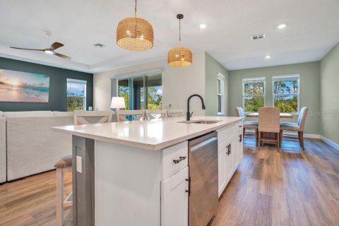 House in Ormond Beach, Florida 4 bedrooms, 258.92 sq.m. № 2097936 - photo 11