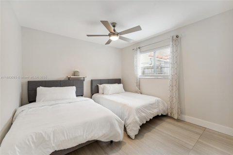 House in Fort Lauderdale, Florida 3 bedrooms, 147.16 sq.m. № 1978743 - photo 13