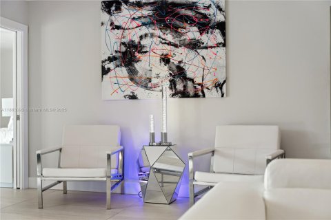 House in Fort Lauderdale, Florida 3 bedrooms, 147.16 sq.m. № 1978743 - photo 7