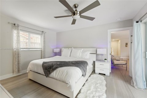 House in Fort Lauderdale, Florida 3 bedrooms, 147.16 sq.m. № 1978743 - photo 9