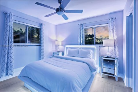 House in Fort Lauderdale, Florida 3 bedrooms, 147.16 sq.m. № 1978743 - photo 14