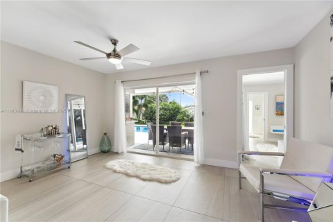 House in Fort Lauderdale, Florida 3 bedrooms, 147.16 sq.m. № 1978743 - photo 15