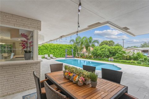 House in Fort Lauderdale, Florida 3 bedrooms, 147.16 sq.m. № 1978743 - photo 16