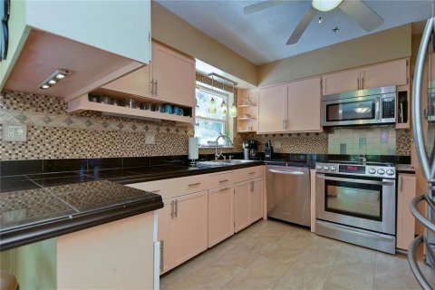 Casa en alquiler en Gulfport, Florida, 3 dormitorios, 130.99 m2 № 522957 - foto 24