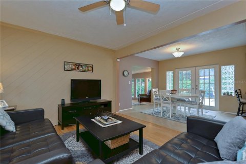 Casa en alquiler en Gulfport, Florida, 3 dormitorios, 130.99 m2 № 522957 - foto 15