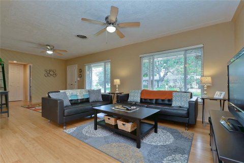Casa en alquiler en Gulfport, Florida, 3 dormitorios, 130.99 m2 № 522957 - foto 18