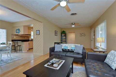 Casa en alquiler en Gulfport, Florida, 3 dormitorios, 130.99 m2 № 522957 - foto 17