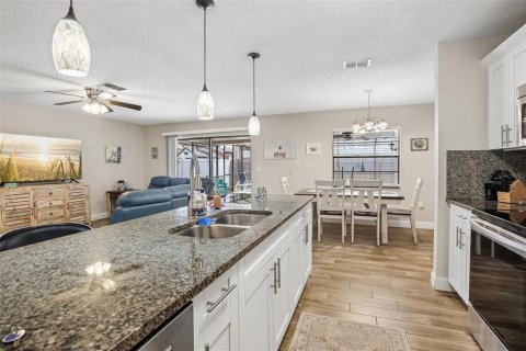 Villa ou maison à vendre à Hudson, Floride: 4 chambres, 167.6 m2 № 2342268 - photo 6