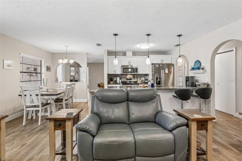 Villa ou maison à vendre à Hudson, Floride: 4 chambres, 167.6 m2 № 2342268 - photo 4