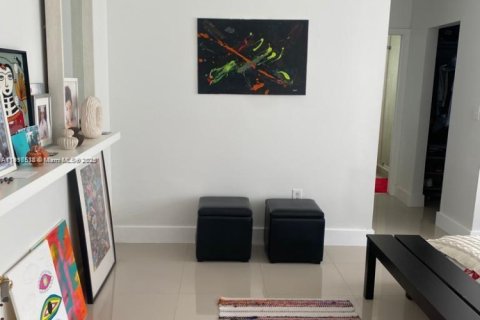 Casa en alquiler en Miami, Florida, 3 dormitorios, 136.47 m2 № 1972715 - foto 8