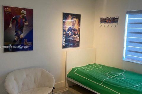 Casa en alquiler en Miami, Florida, 3 dormitorios, 136.47 m2 № 1972715 - foto 14