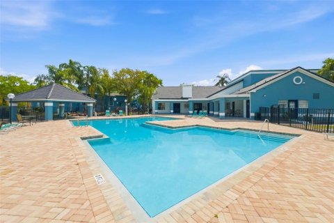 Condo in Orlando, Florida, 2 bedrooms  № 2213222 - photo 25