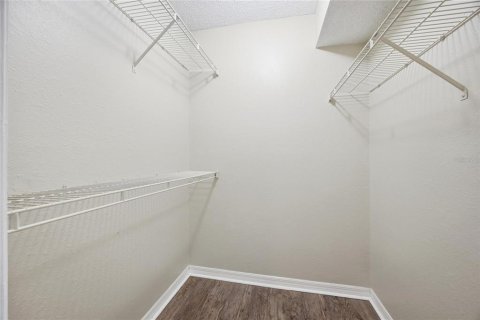 Condo in Orlando, Florida, 2 bedrooms  № 2213222 - photo 18