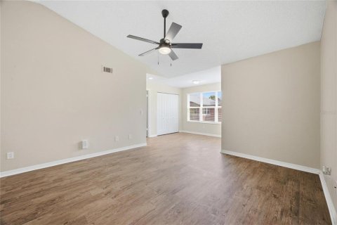 Condo in Orlando, Florida, 2 bedrooms  № 2213222 - photo 10