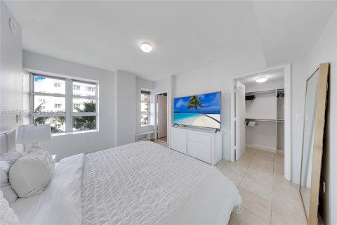 Condo in Miami Beach, Florida, 1 bedroom  № 2000410 - photo 6
