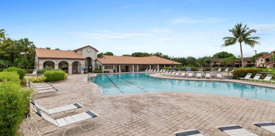 Casa en Plantation, Florida 3 dormitorios, 137.87 m2 № 1228649