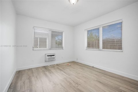 Villa ou maison à louer à Miami Beach, Floride: 2 chambres, 620.31 m2 № 2027686 - photo 18