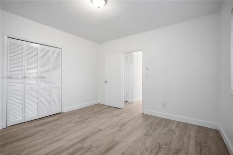 Villa ou maison à louer à Miami Beach, Floride: 2 chambres, 620.31 m2 № 2027686 - photo 30