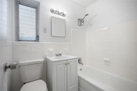 Villa ou maison à louer à Miami Beach, Floride: 2 chambres, 620.31 m2 № 2027686 - photo 23