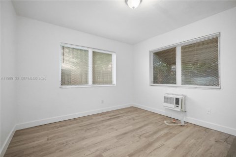 Villa ou maison à louer à Miami Beach, Floride: 2 chambres, 620.31 m2 № 2027686 - photo 26