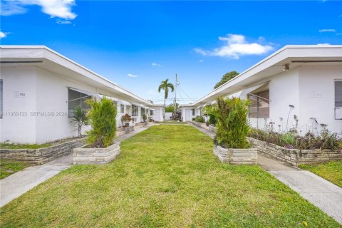 Villa ou maison à louer à Miami Beach, Floride: 2 chambres, 620.31 m2 № 2027686 - photo 5