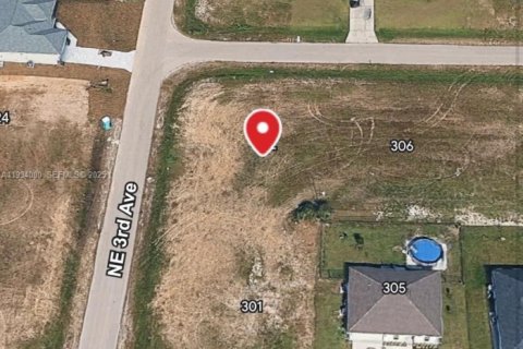 Terreno en venta en Cape Coral, Florida № 1992228 - foto 3