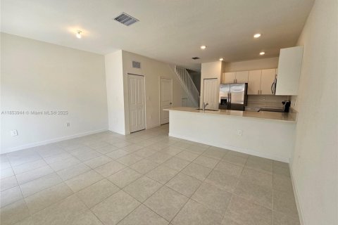 Townhouse in Homestead, Florida 3 bedrooms, 129.41 sq.m. № 1871758 - photo 7