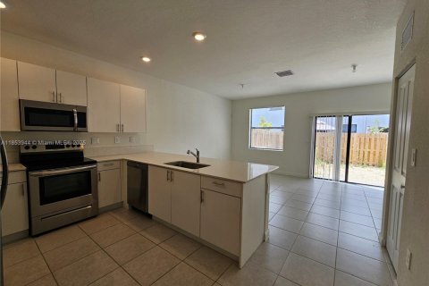 Townhouse in Homestead, Florida 3 bedrooms, 129.41 sq.m. № 1871758 - photo 5