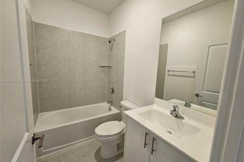 Townhouse in Homestead, Florida 3 bedrooms, 129.41 sq.m. № 1871758 - photo 21