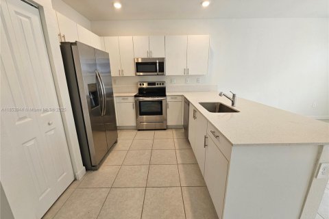 Townhouse in Homestead, Florida 3 bedrooms, 129.41 sq.m. № 1871758 - photo 9