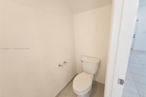 Townhouse in Homestead, Florida 3 bedrooms, 129.41 sq.m. № 1871758 - photo 13
