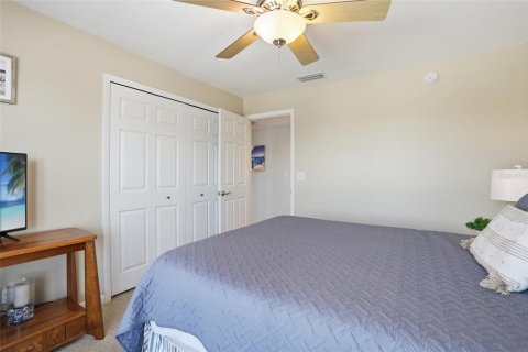 Condo in Cape Coral, Florida, 2 bedrooms № 2102800 - photo 23