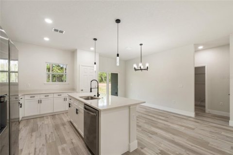 House in Citrus Springs, Florida 3 bedrooms, 142.05 sq.m. № 1780910 - photo 5