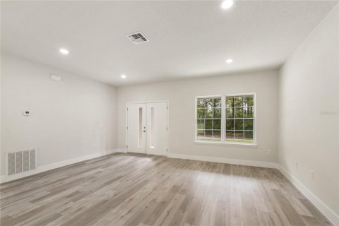 House in Citrus Springs, Florida 3 bedrooms, 142.05 sq.m. № 1780910 - photo 3