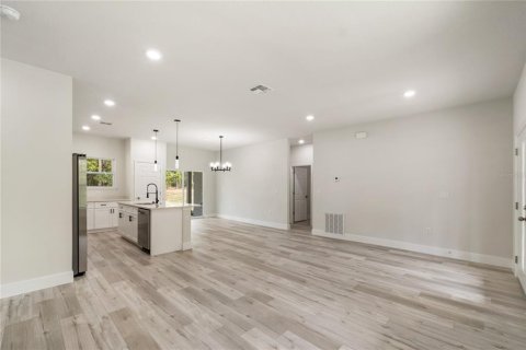 House in Citrus Springs, Florida 3 bedrooms, 142.05 sq.m. № 1780910 - photo 4