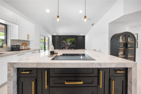 Casa en venta en Miami, Florida, 4 dormitorios, 209.03 m2 № 1977692 - foto 17