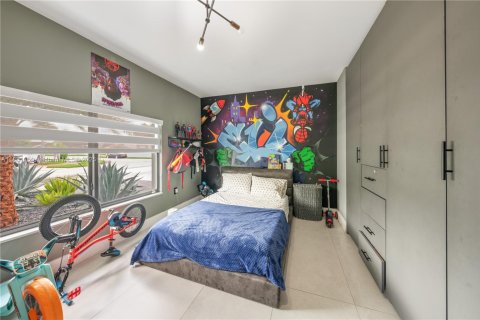 Casa en venta en Miami, Florida, 4 dormitorios, 209.03 m2 № 1977692 - foto 30
