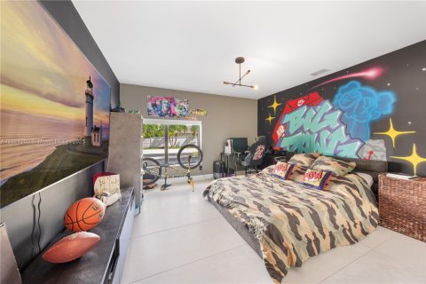 Casa en venta en Miami, Florida, 4 dormitorios, 209.03 m2 № 1977692 - foto 28