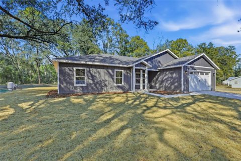 House in Archer, Florida 4 bedrooms, 180.51 sq.m. № 2205971