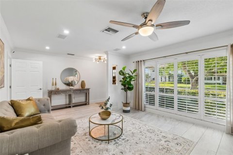 Villa ou maison à vendre à Tampa, Floride: 3 chambres, 151.9 m2 № 2093807 - photo 11