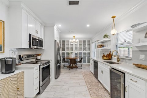 Villa ou maison à vendre à Tampa, Floride: 3 chambres, 151.9 m2 № 2093807 - photo 13