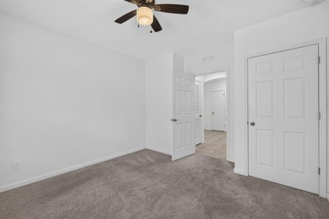 House in Port St. Lucie, Florida 4 bedrooms, 181.62 sq.m. № 2186721 - photo 24