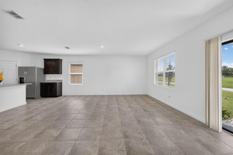 House in Port St. Lucie, Florida 4 bedrooms, 181.62 sq.m. № 2186721 - photo 19