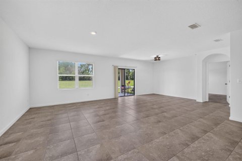 House in Port St. Lucie, Florida 4 bedrooms, 181.62 sq.m. № 2186721 - photo 11