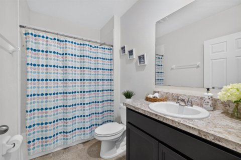 House in Port St. Lucie, Florida 4 bedrooms, 181.62 sq.m. № 2186721 - photo 25