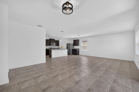 House in Port St. Lucie, Florida 4 bedrooms, 181.62 sq.m. № 2186721 - photo 9