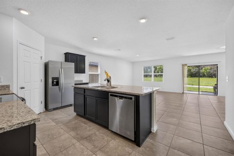 House in Port St. Lucie, Florida 4 bedrooms, 181.62 sq.m. № 2186721 - photo 6